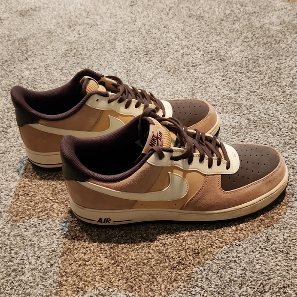 Nike Air Force 1 Men's Sneakers in Brown and Cream - Picture 4 of 6